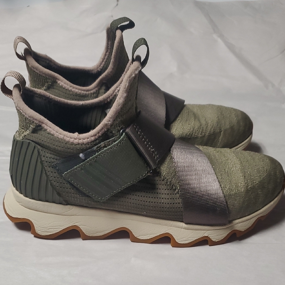 Sorel Kinetic Sneaker Shoes Size 7.5 Sage Green Womens